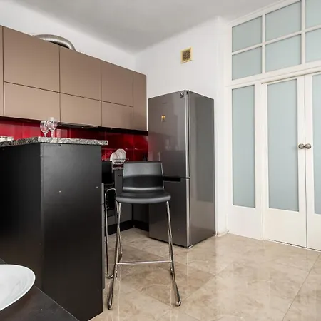 Walowa Centre, Sun & Snow ワルシャワ