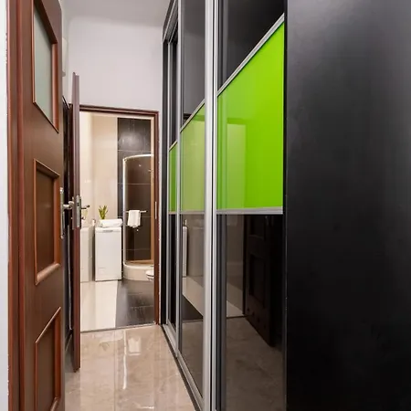 דירה Walowa Centre, Sun & Snow ורשה